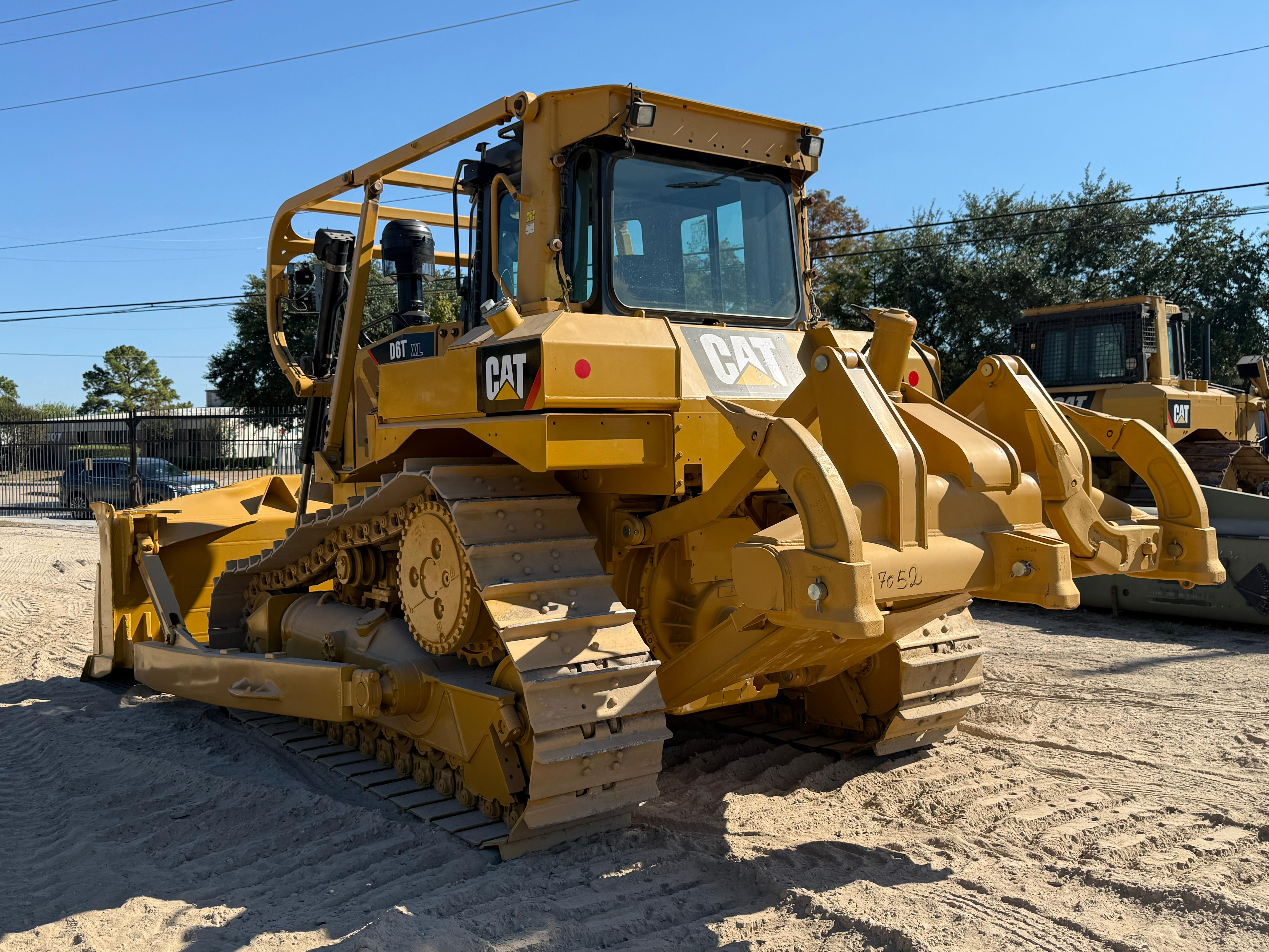 2014 CATERPILLAR D6T XL - view 3 of 7